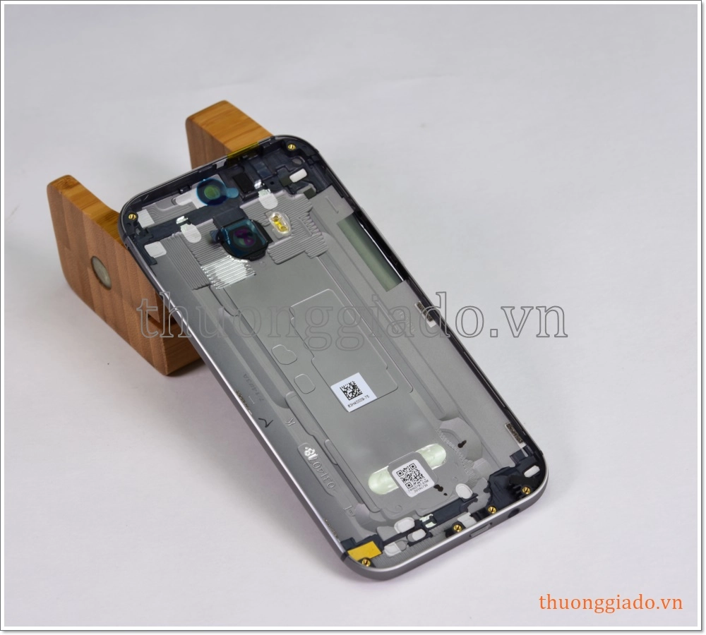 Nắp lưng HTC One (M8), nắp đậy pin (không kèm khung viền màn hình và phụ kiện)
