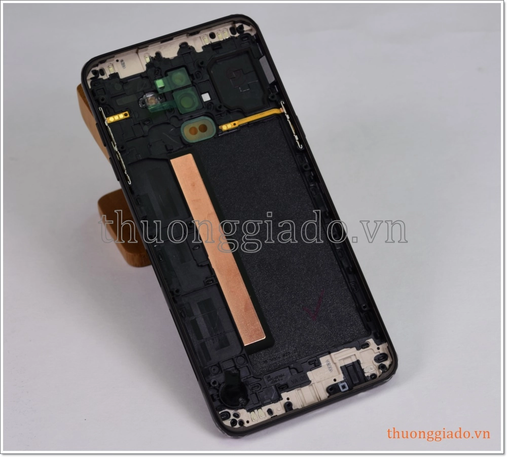 Thay vỏ Samsung Galaxy J8 (2018)/ J810 (kèm phím chỉnh âm lượng và kính camera sau)