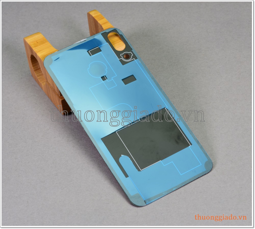 Thay kính lưng Lenovo Z5 (6.2inch), thay nắp lưng kính, thay mặt lưng kính lấy ngay