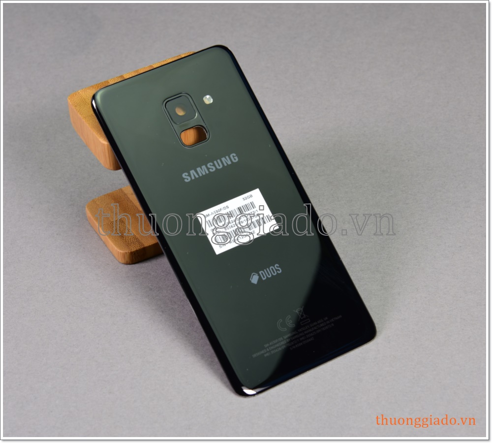 Thay kính lưng Samsung Galaxy A8 (2018)/ A530, Hàng zin tháo máy, kèm kính camera sau