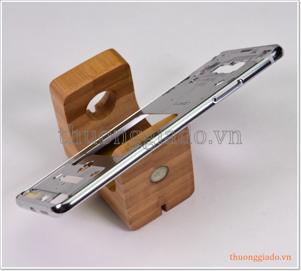 Thay vành viền LG V30 (khung sườn máy)