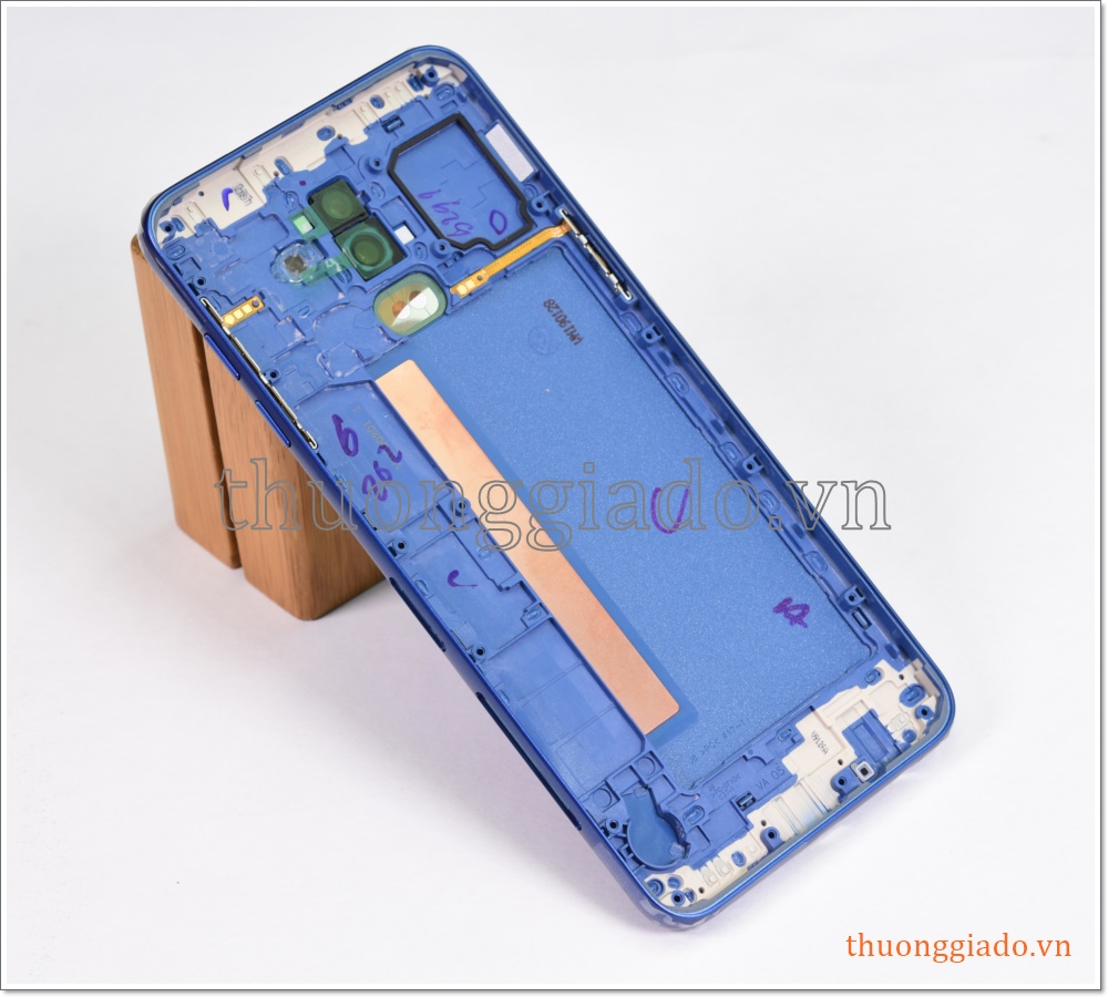 Thay vỏ Samsung Galaxy J8 (2018)/ J810 (kèm phím chỉnh âm lượng và kính camera sau)