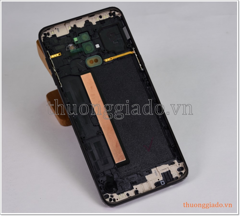 Thay vỏ Samsung Galaxy J8 (2018)/ J810 (kèm phím chỉnh âm lượng và kính camera sau)