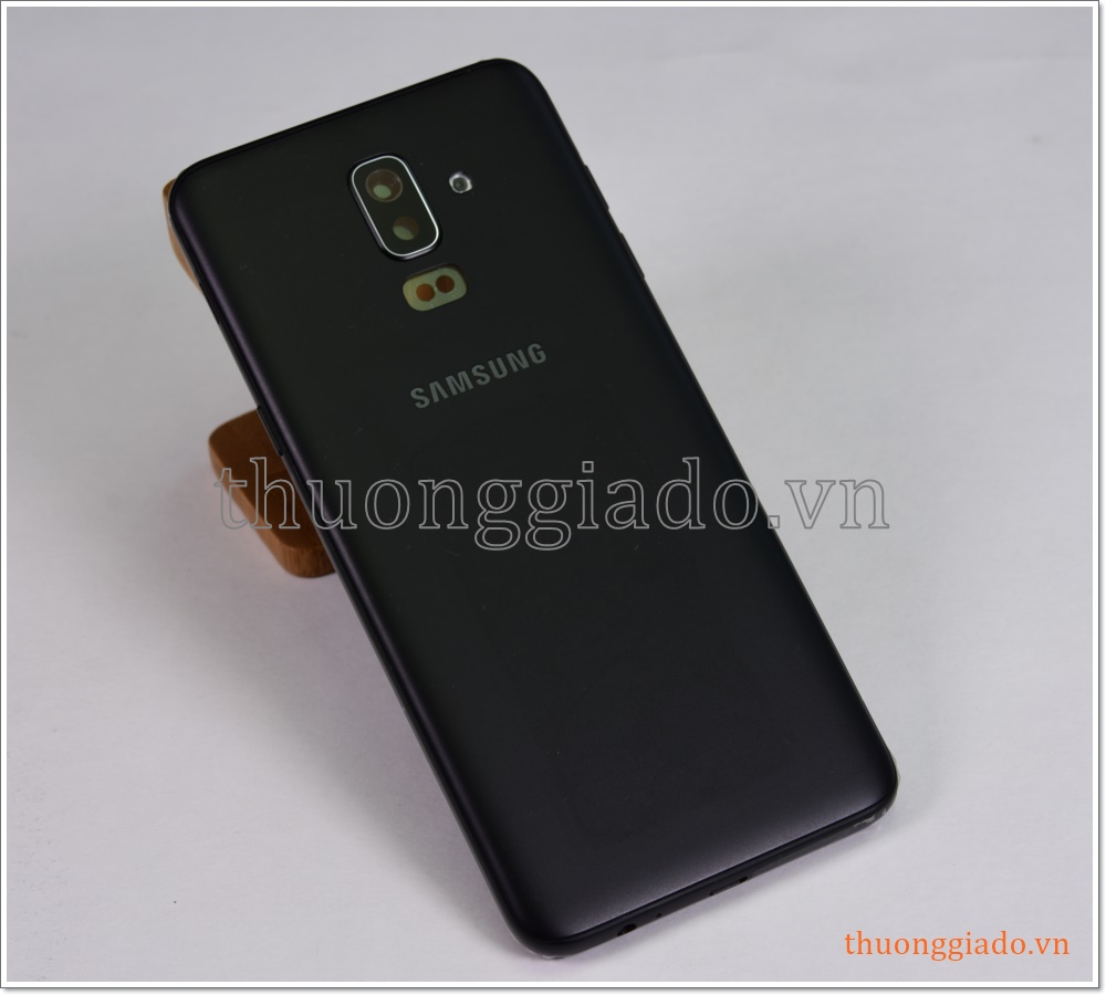 Thay vỏ Samsung Galaxy J8 (2018)/ J810 (kèm phím chỉnh âm lượng và kính camera sau)