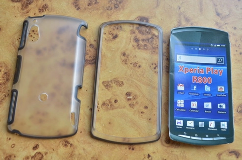 Vỏ ốp SonyEricsson Xperia Play R800, màu trắng trong