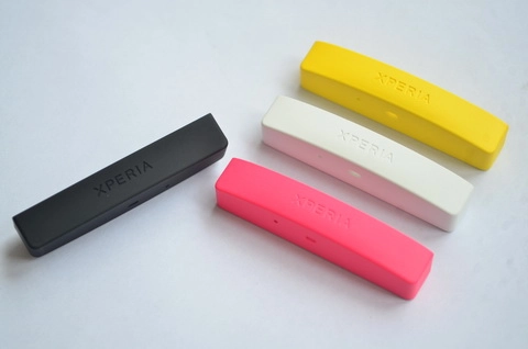Miếng nhựa in Logo XPERIA cho Sony Xperia U (ST25i)