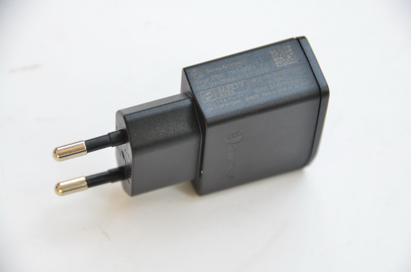 Củ sạc sonyericsson EP500 2 chân tròn