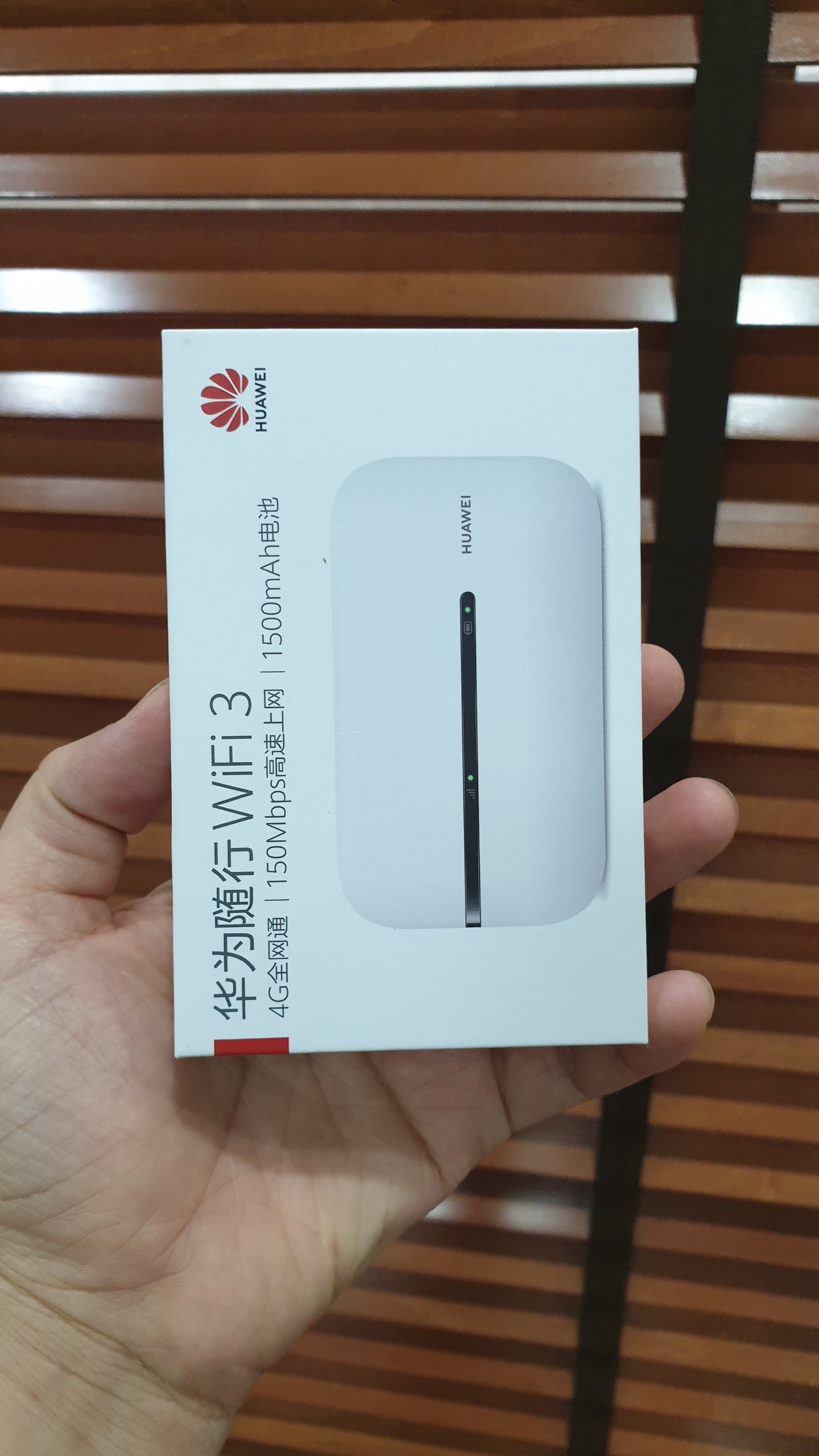 Thiết bị phát WIFI từ sim 4G/ sim 3G Huawei E5576-855 (WIFI 3, 150Mb/s, 16 thiết bị)