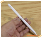 Bút cảm ứng  Apple iPad ( bút thế hệ 3) cho phép tì đè màn hình khi viết vẽ